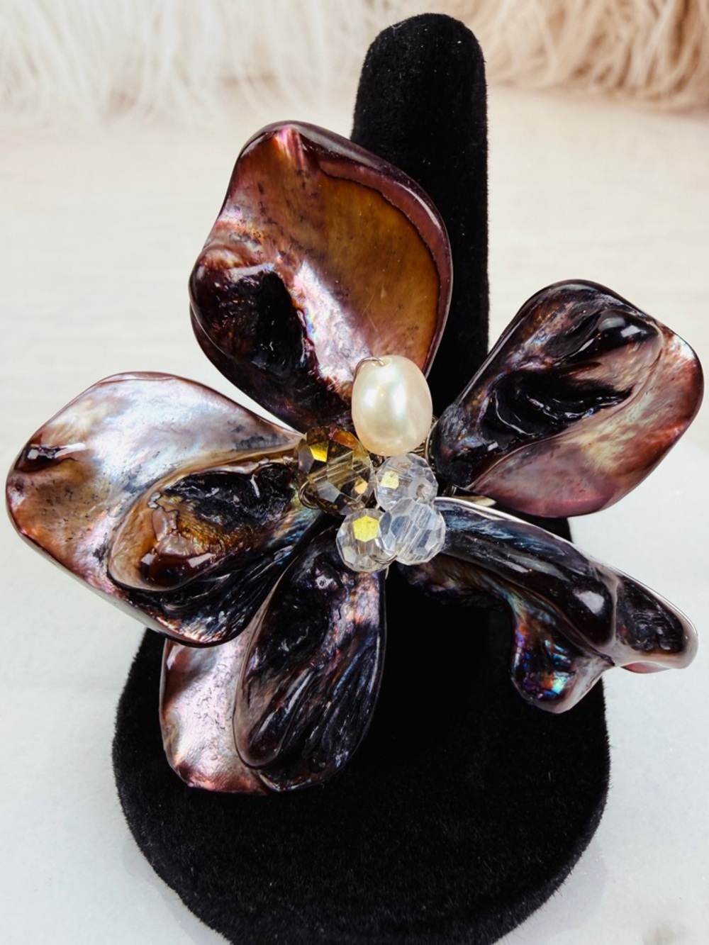 Interesting adjustable flower statement costume ring - Picture 4 of 7